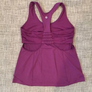Lululemon luxtreme top with built in bra, size 6